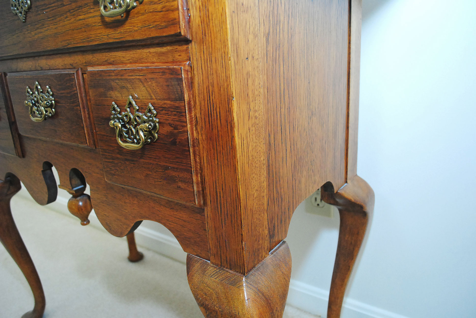 Vintage Queen Anne Style Oak Entry Table by Thomasville