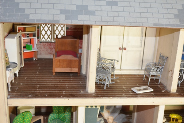 Tudor Cottage Style Doll House