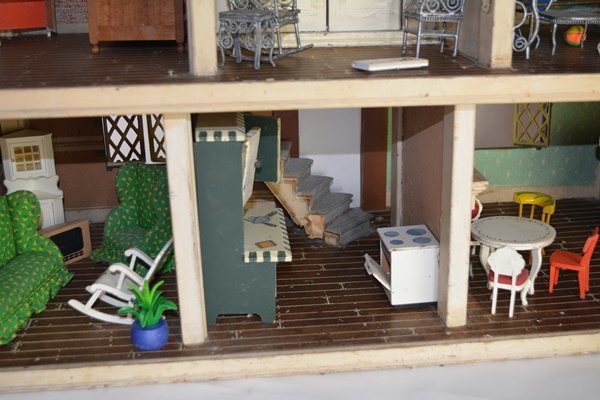 Tudor Cottage Style Doll House