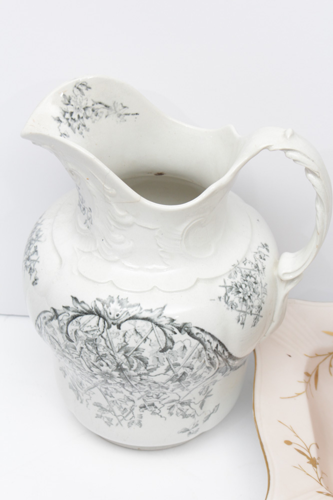 Coordinated Porcelain Tableware
