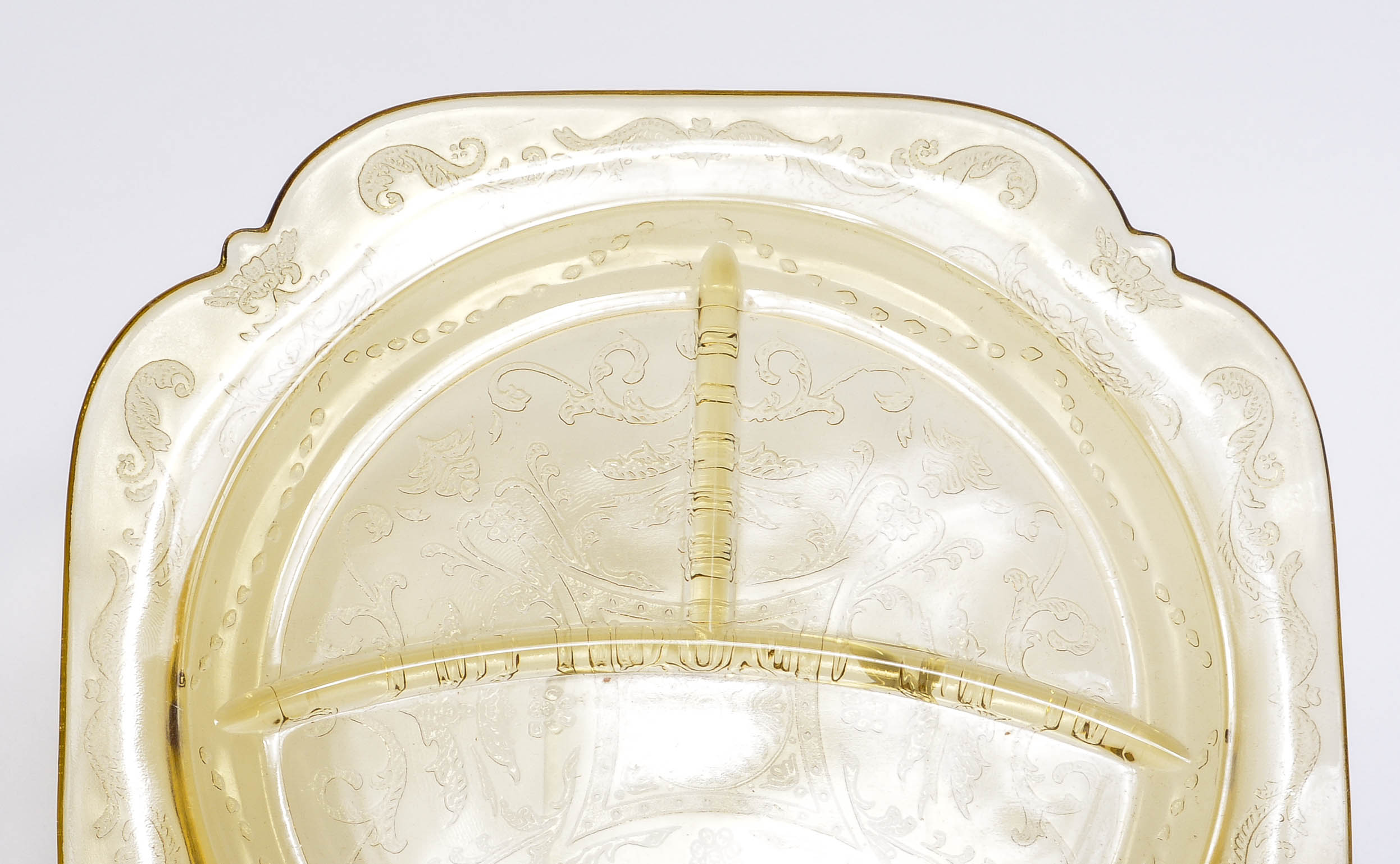 Amber Federal Glass "Madrid" Grill Plates