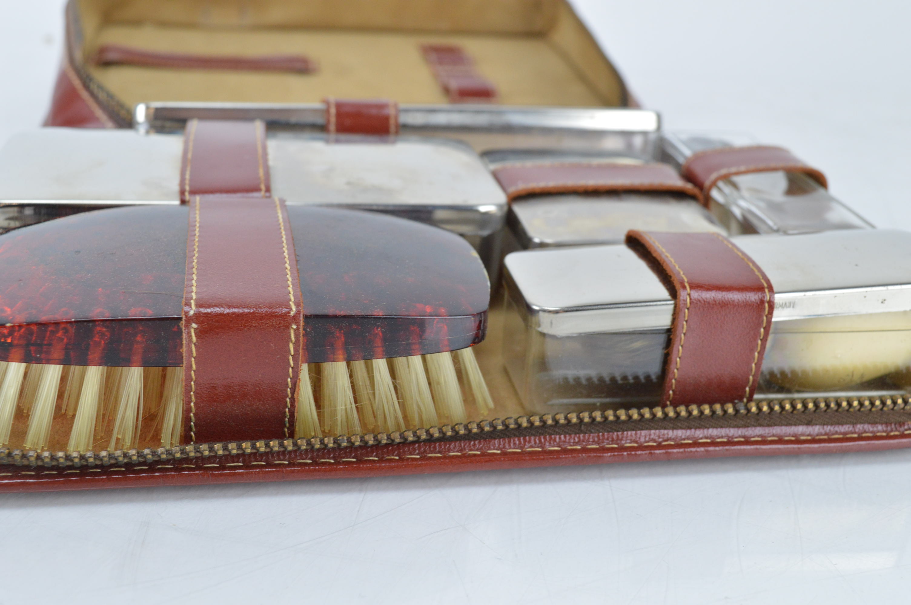 Vintage Men's Toiletry Kit