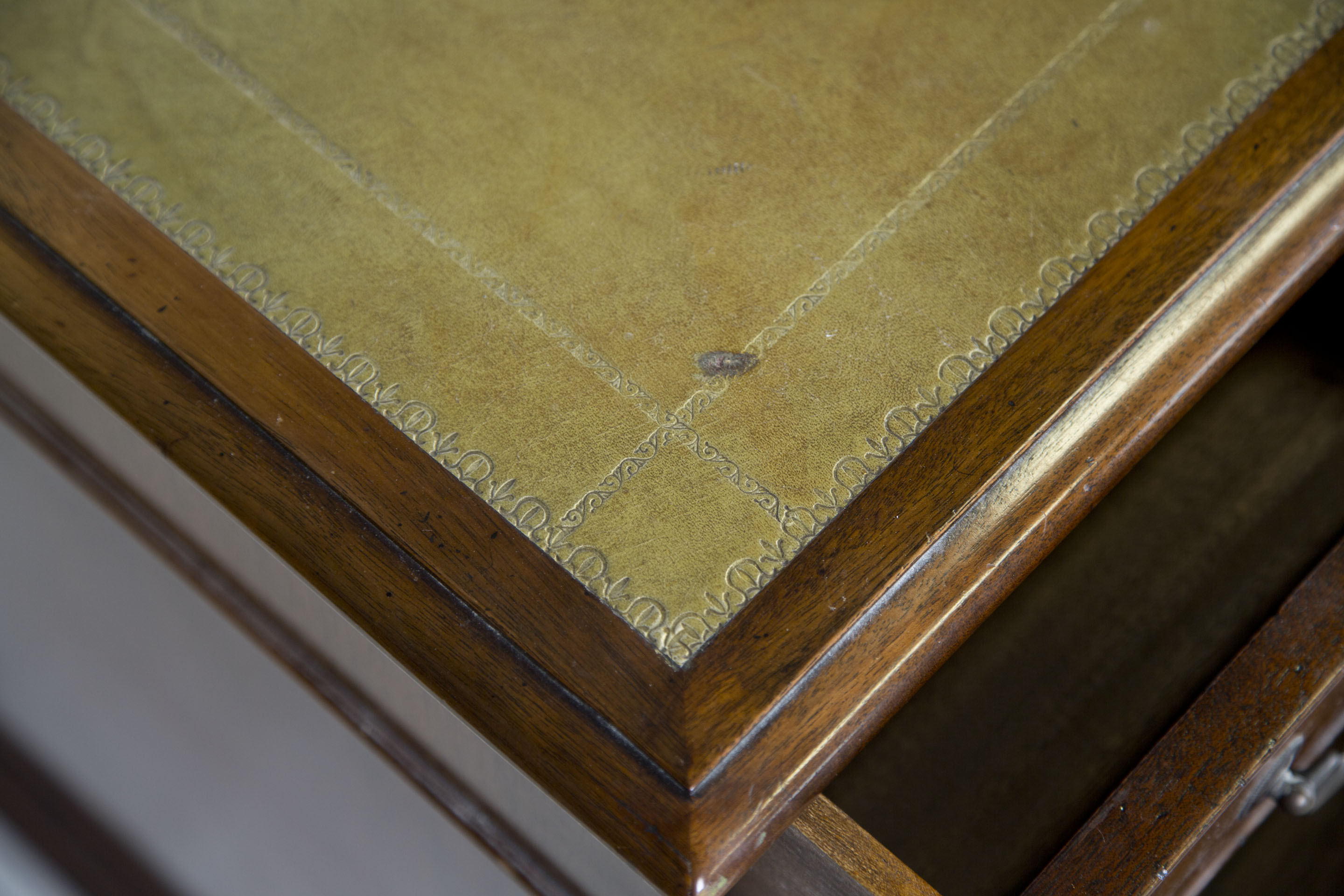 Vintage Georgian Style Mahogany Pedestal Desk by Beacon Hill