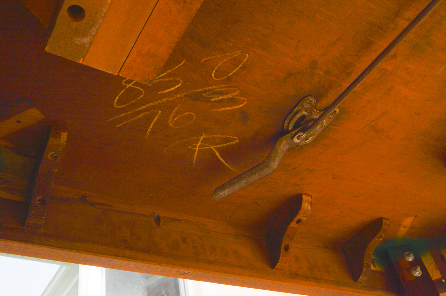 Jacobean Style Expandable Dining Room Table with Dining Chairs