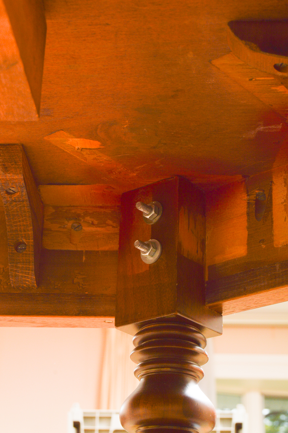 Jacobean Style Expandable Dining Room Table with Dining Chairs