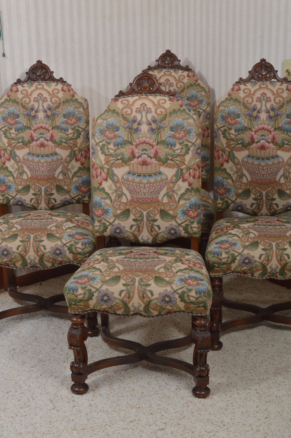 Jacobean Style Expandable Dining Room Table with Dining Chairs