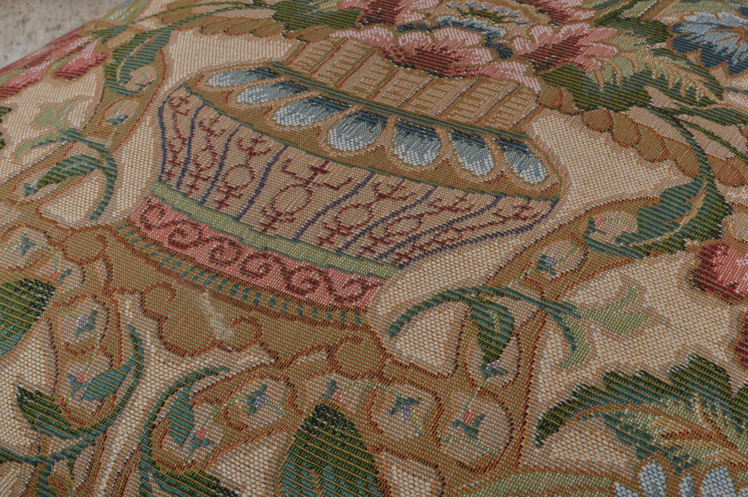 Jacobean Style Expandable Dining Room Table with Dining Chairs