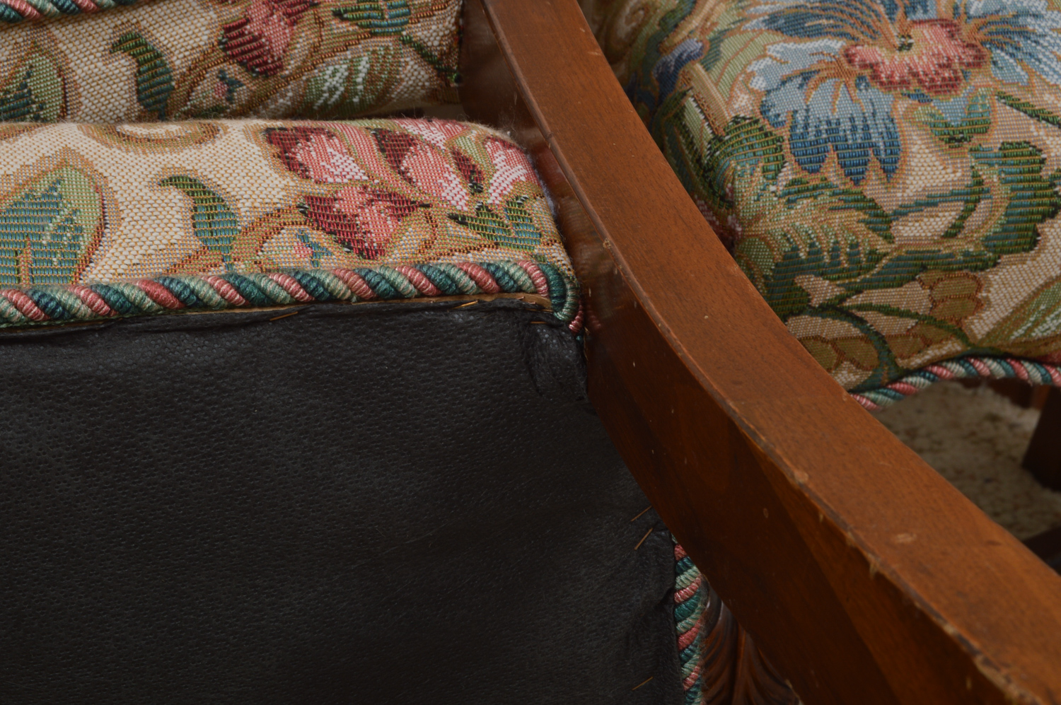 Jacobean Style Expandable Dining Room Table with Dining Chairs