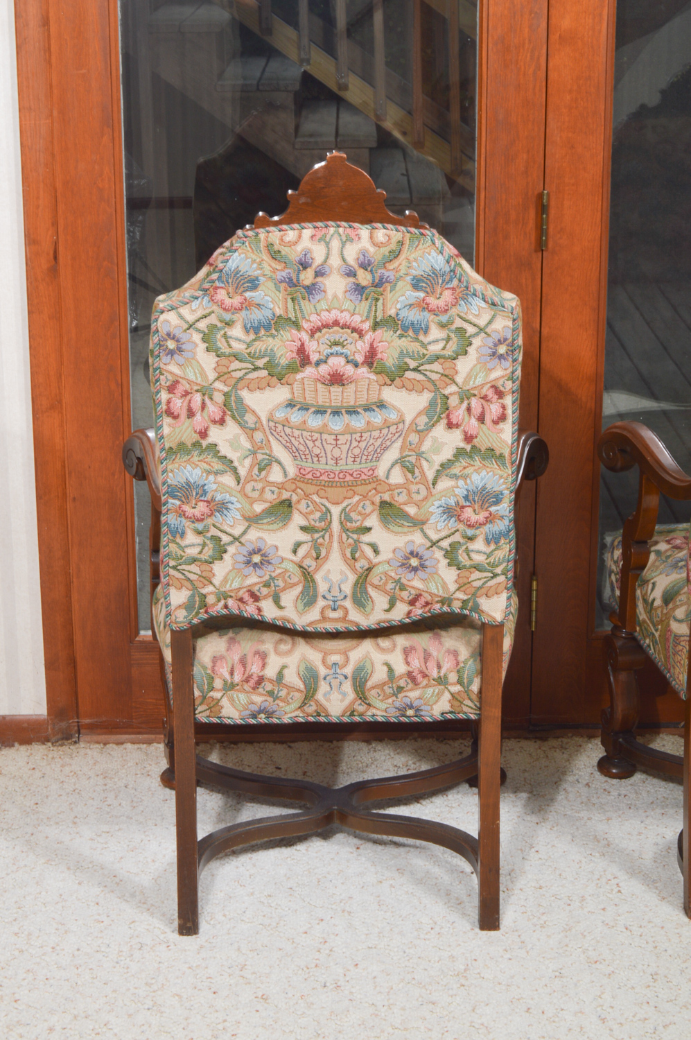 Jacobean Style Expandable Dining Room Table with Dining Chairs