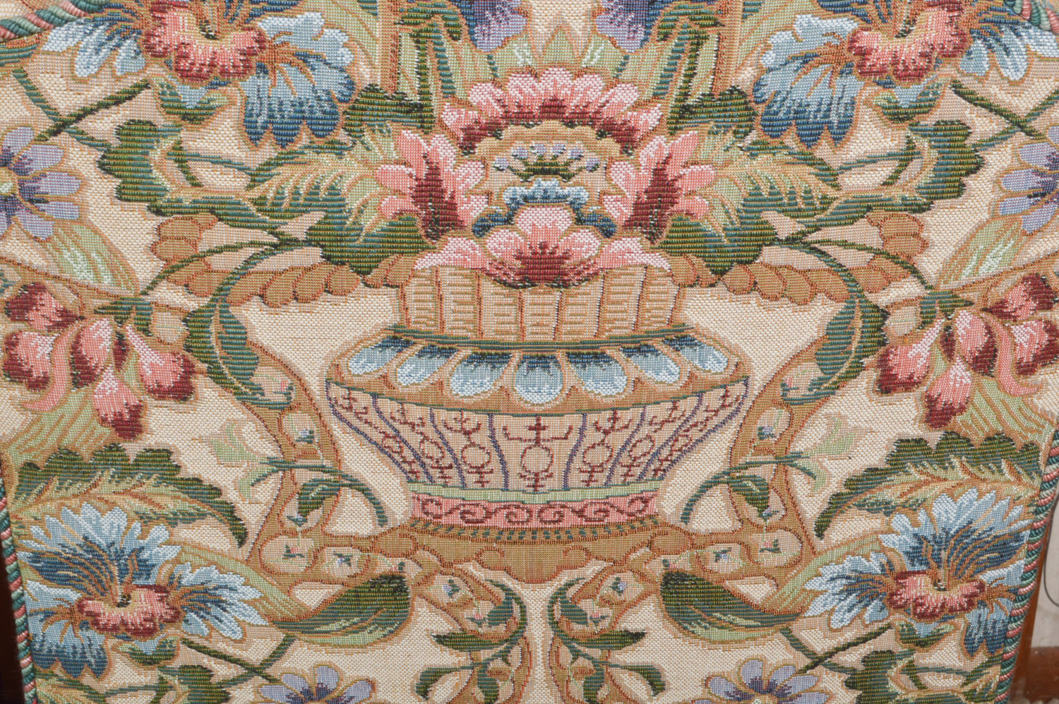 Jacobean Style Expandable Dining Room Table with Dining Chairs