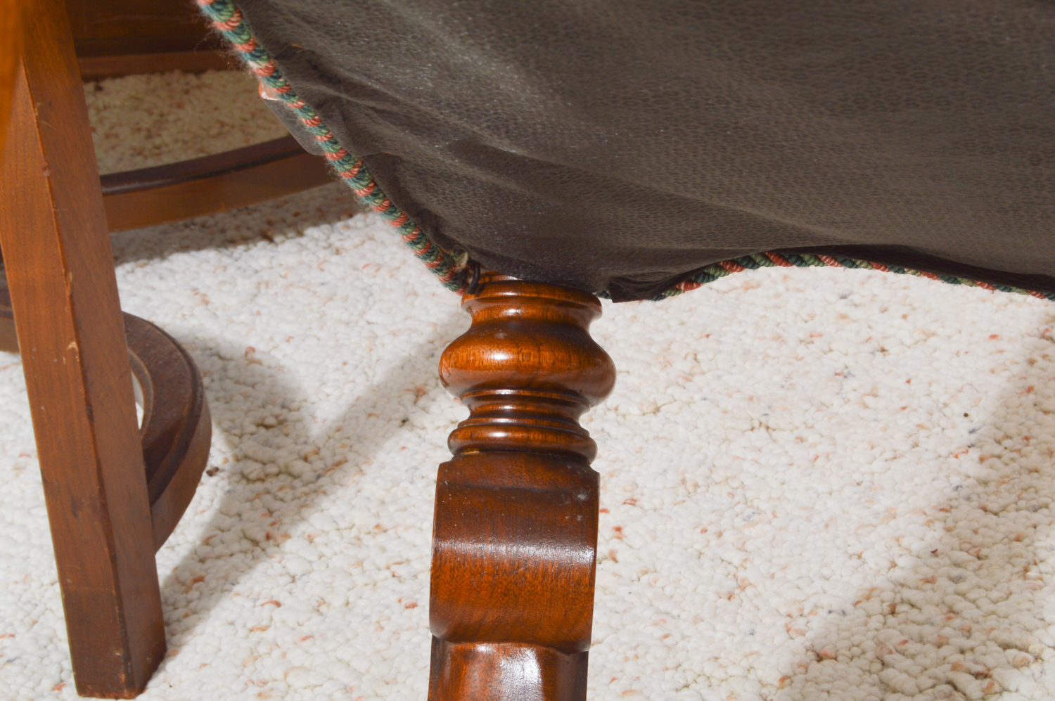 Jacobean Style Expandable Dining Room Table with Dining Chairs