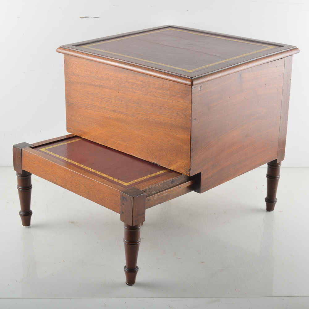 Vintage Mahogany Chamber Pot Cabinet With Pull-Out Step