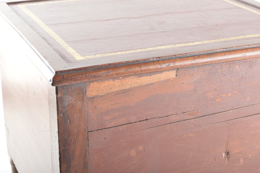 Vintage Mahogany Chamber Pot Cabinet With Pull-Out Step