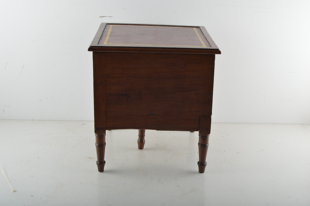 Vintage Mahogany Chamber Pot Cabinet With Pull-Out Step