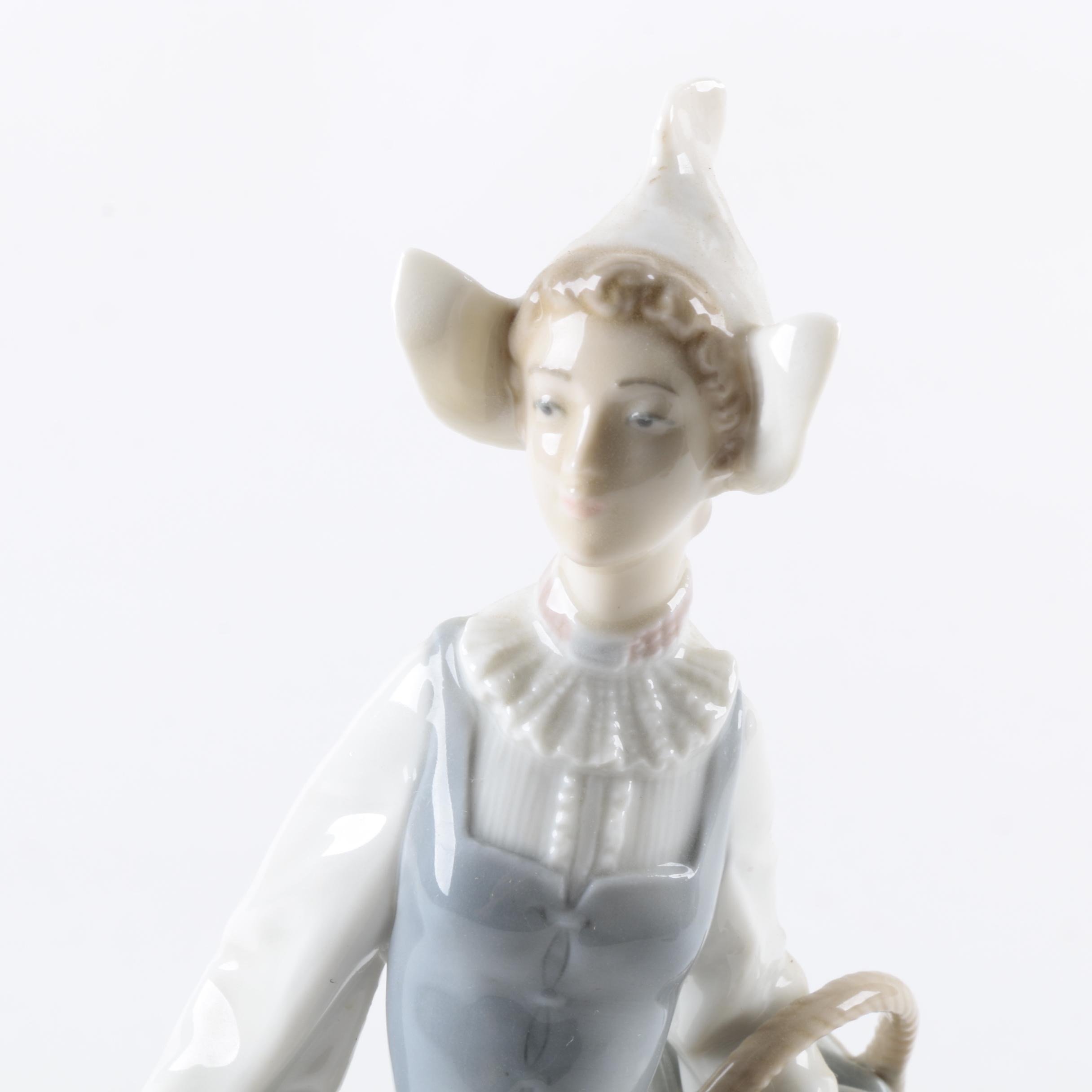 Lladró "Genteel Dutch Girl" Figurine