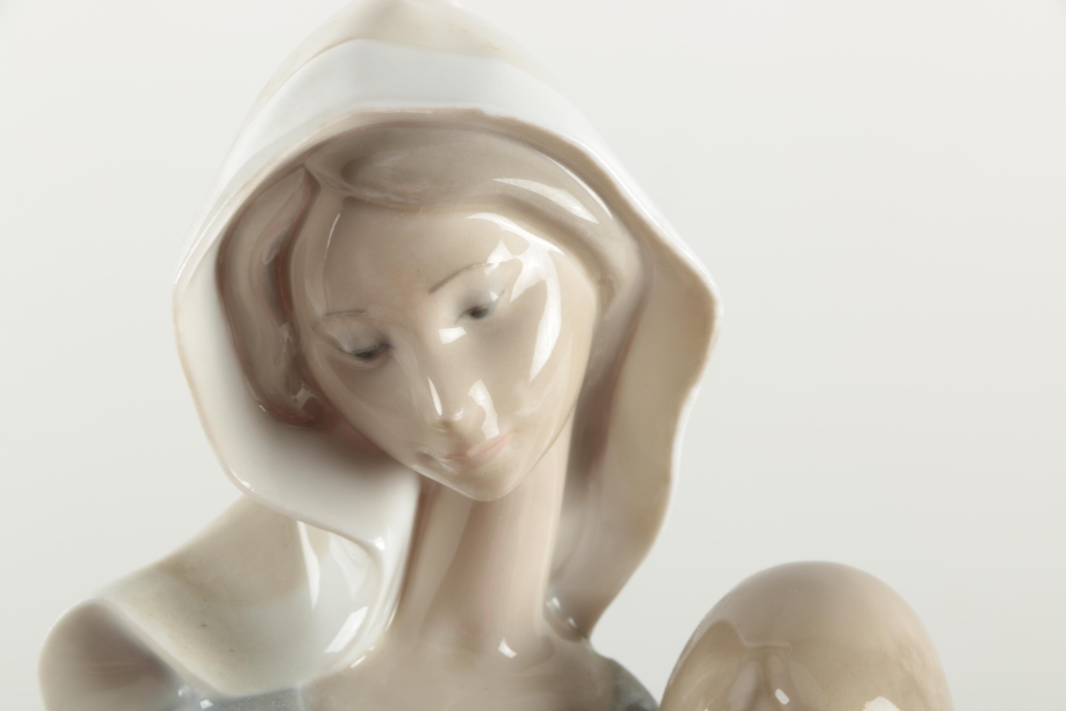 Vintage Lladró "Mother" Figurine
