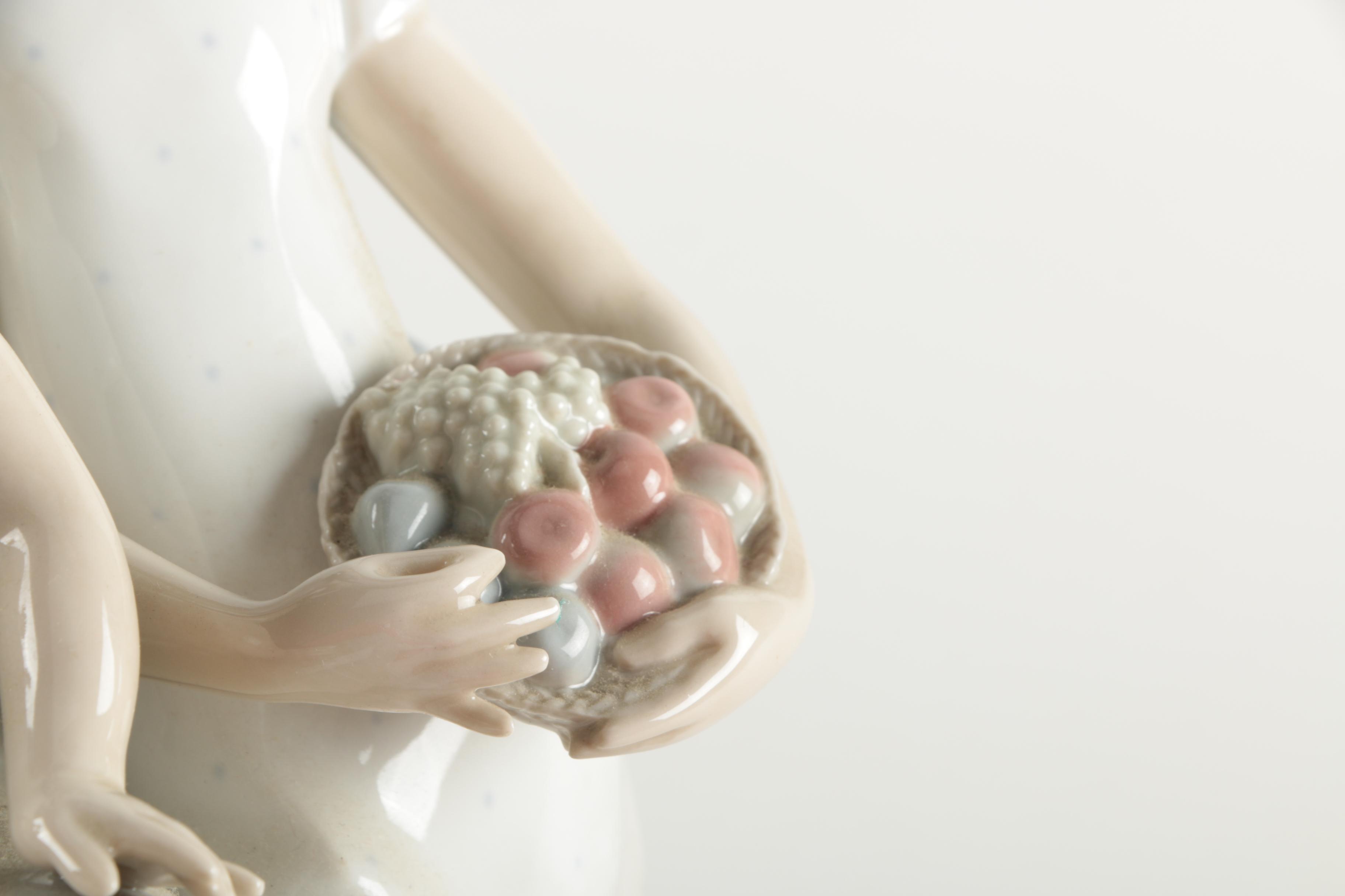 Vintage Lladró "Mother" Figurine