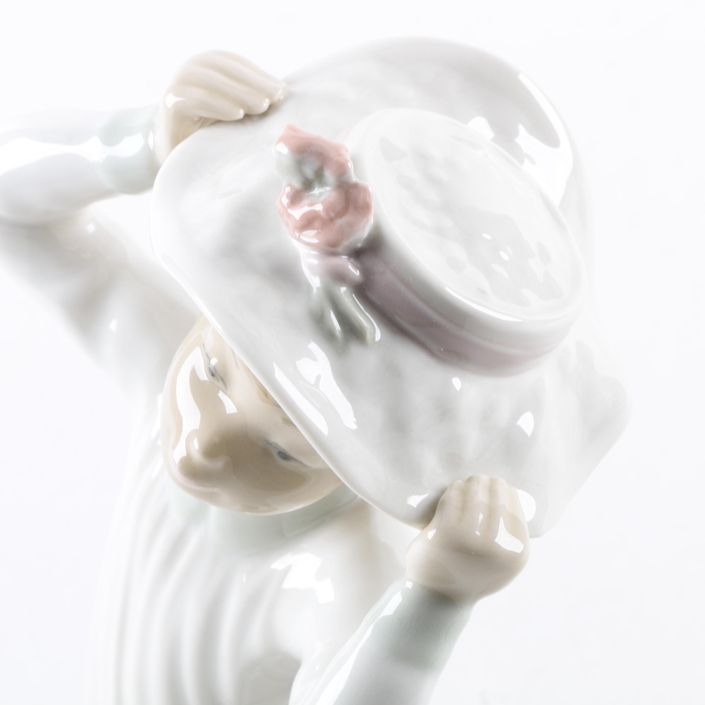 LLadro "Girl with Hat Bonnet