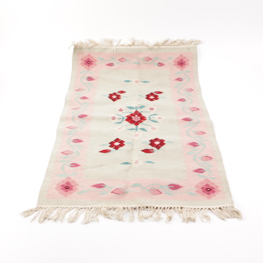 Handwoven Floral Wool Accent Mat