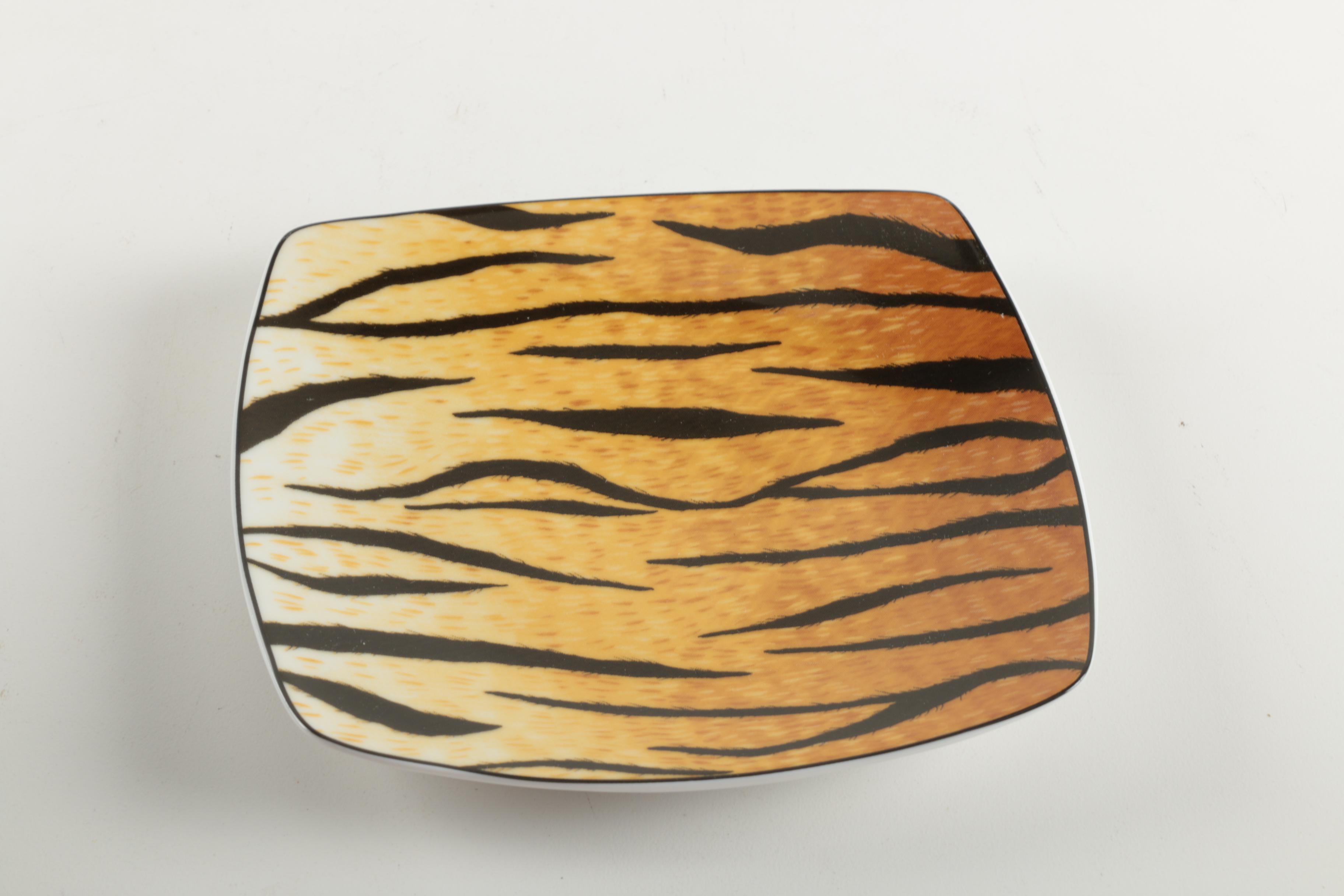 Lynn Chase Designs "Four Furs" Plate Set