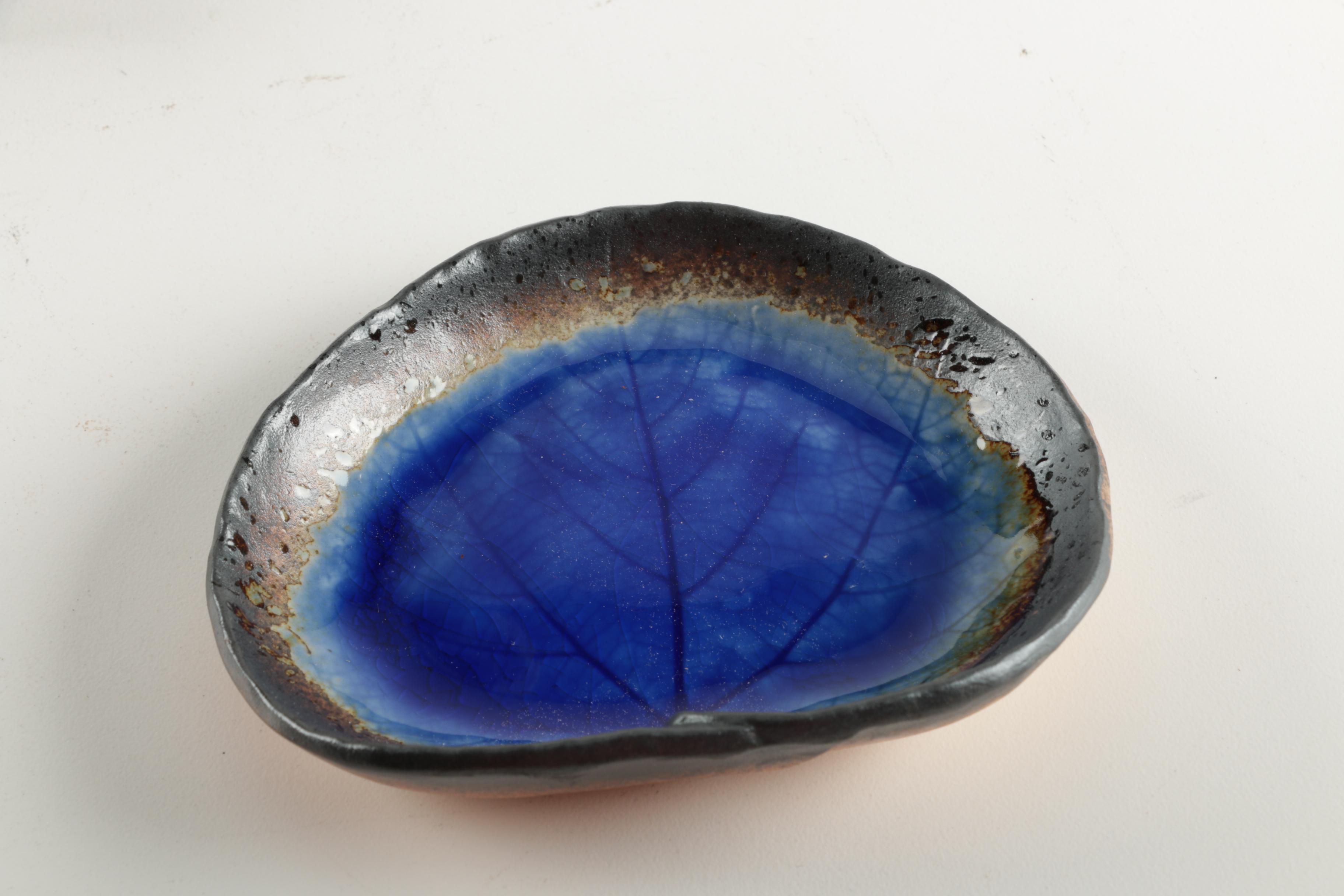 Miya Japanese Ceramic Sauce Dishes in Form of Kosui Leaves