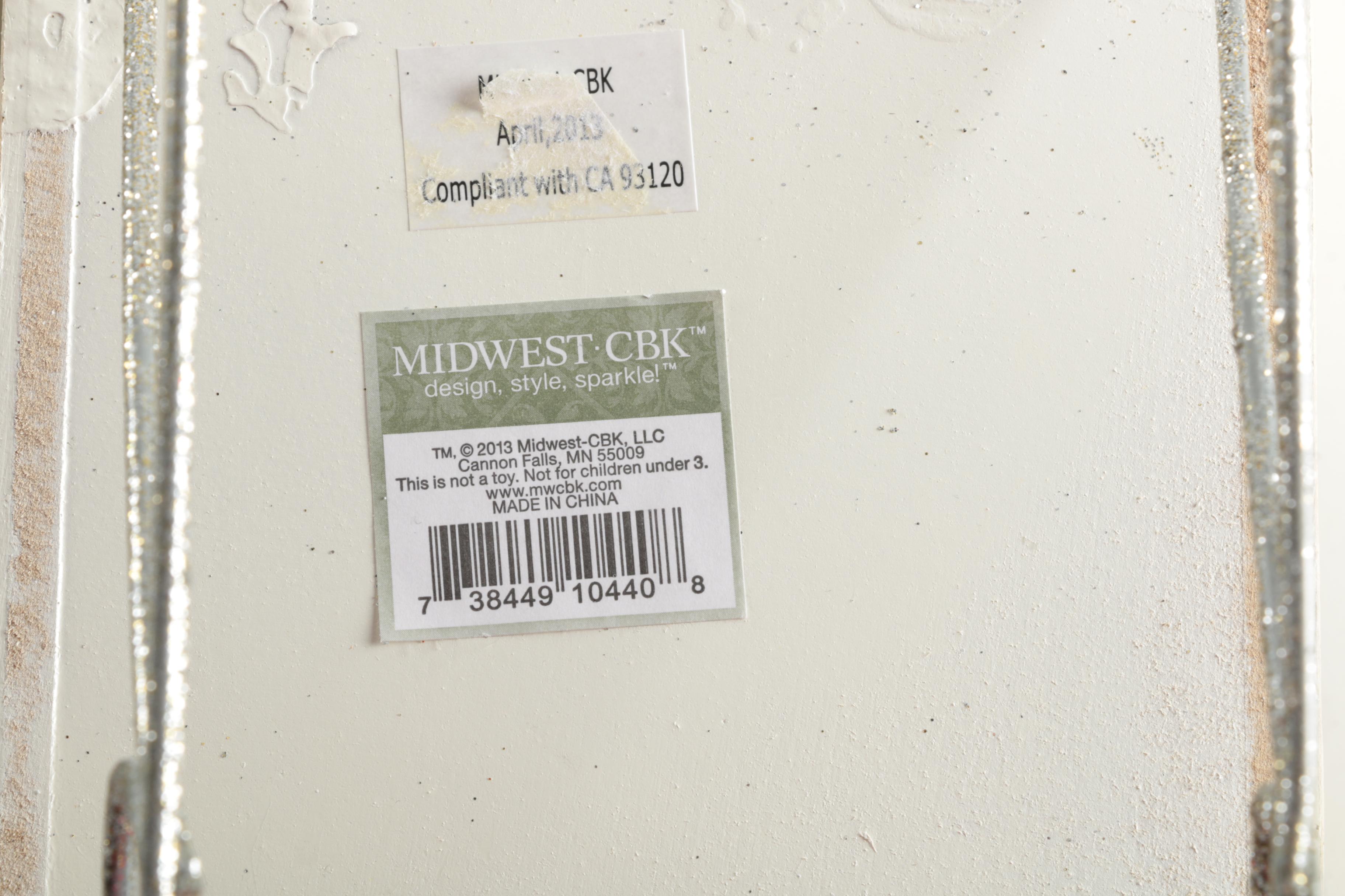 Gold Metallic Wreath and Wooden Decorative Sleds