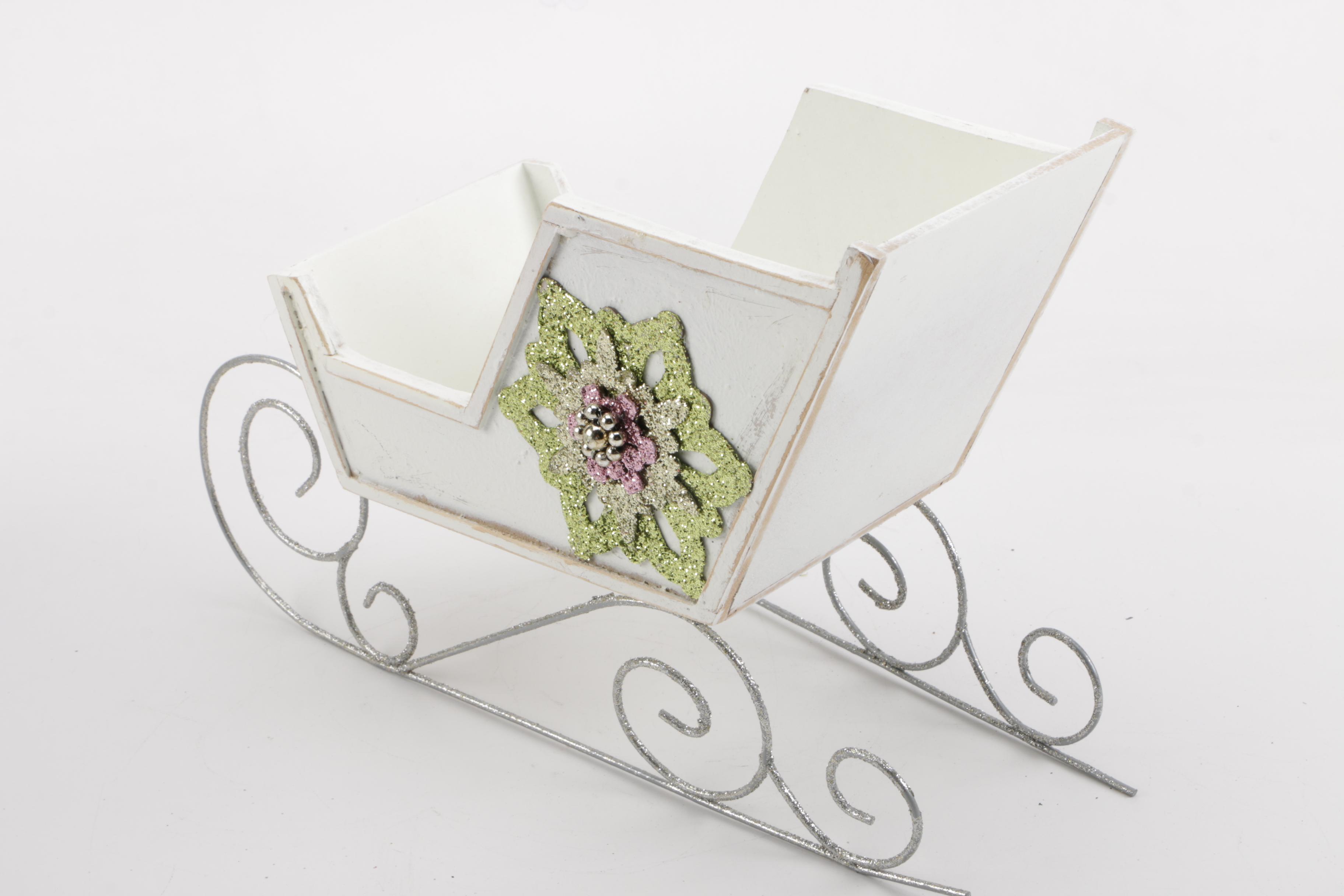 Gold Metallic Wreath and Wooden Decorative Sleds