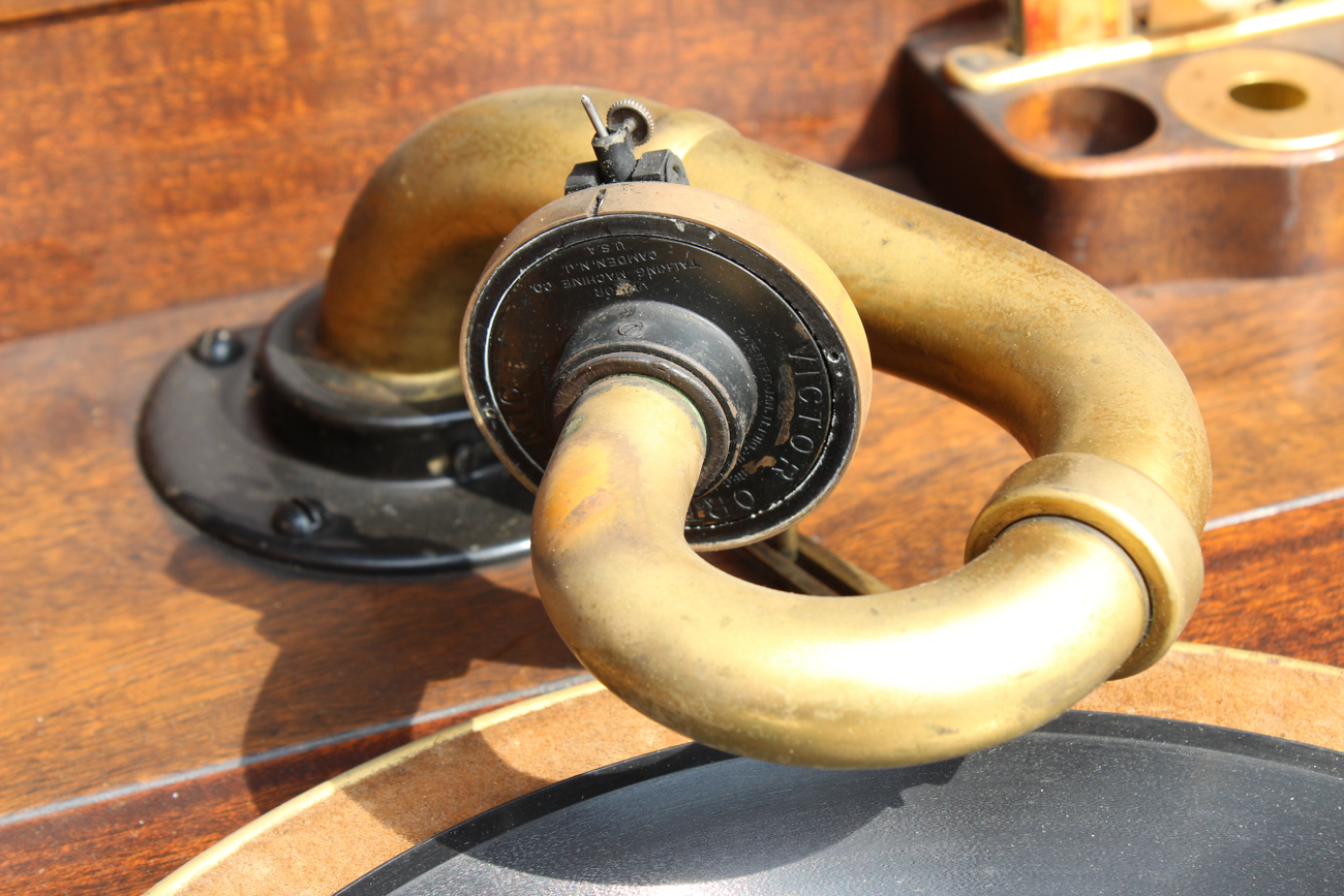 1926 Victor "Credenza" Orthophonic Victrola