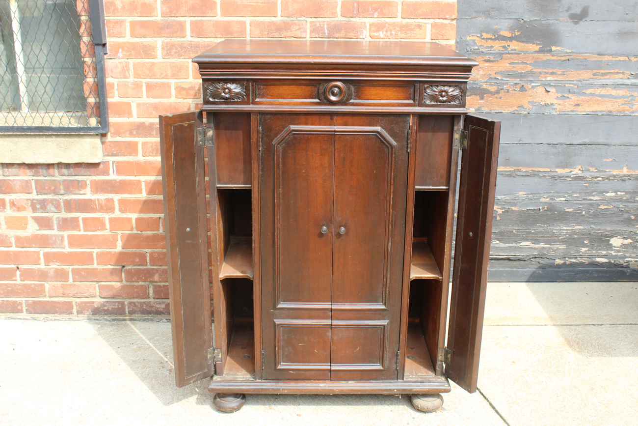 1926 Victor "Credenza" Orthophonic Victrola