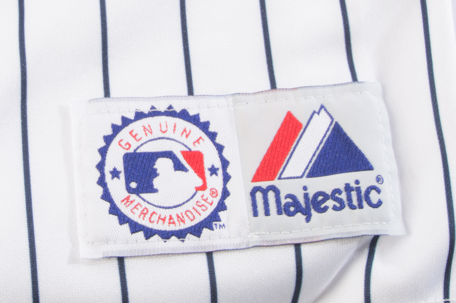 Johnny Damon Autographed Yankees Jersey