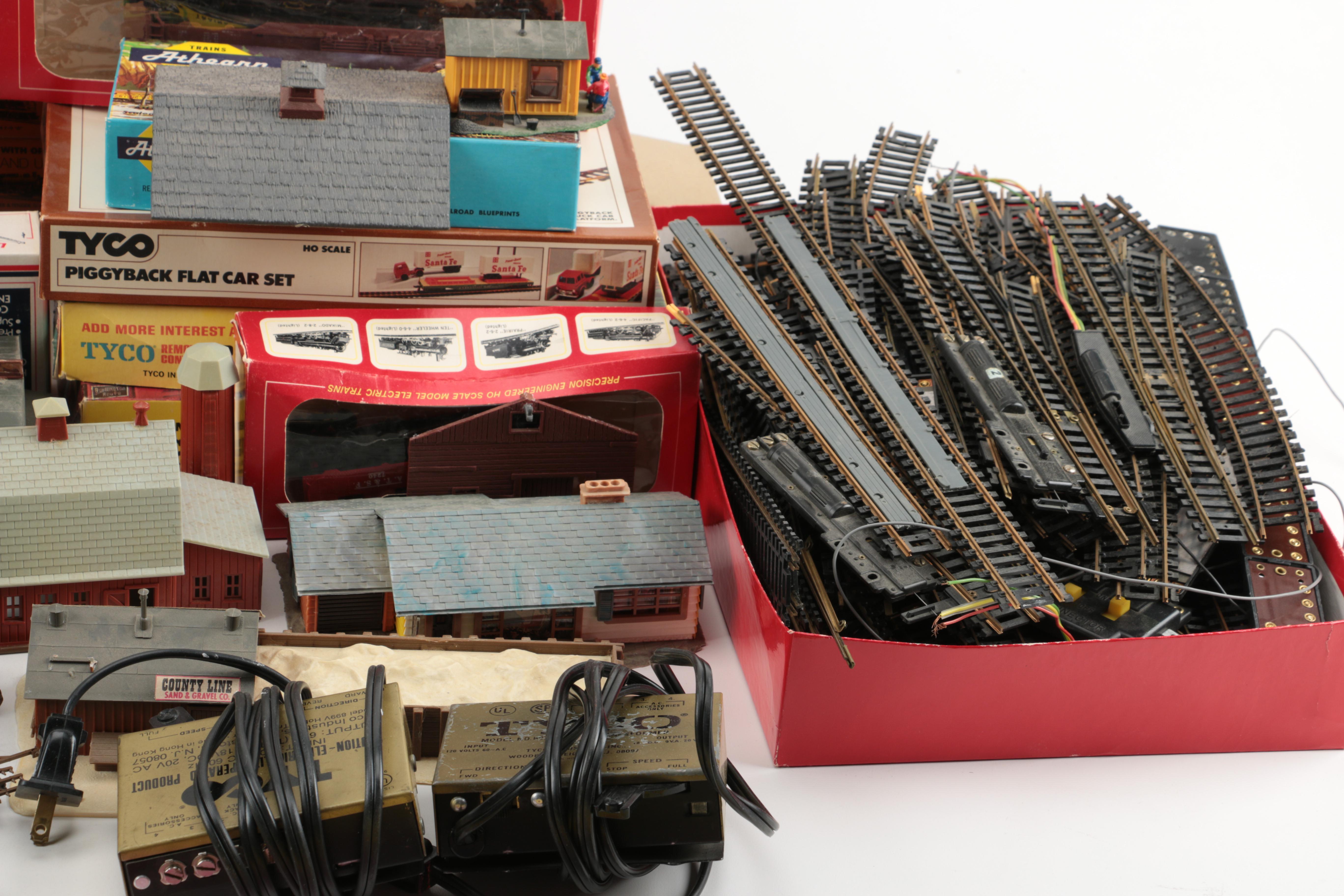 HO Scale Train Cars and Accessories