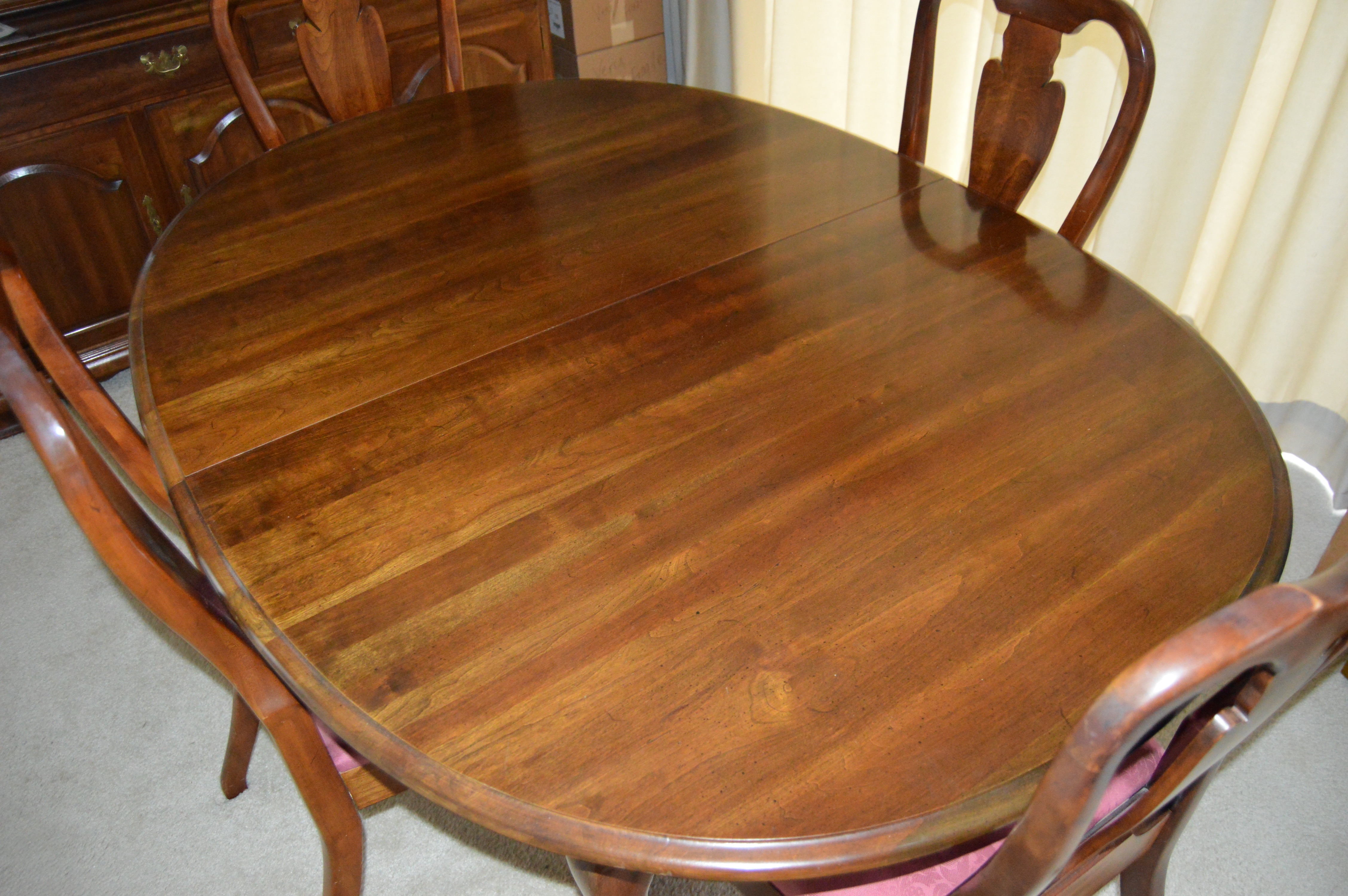 Queen Anne Style Dining Table and Chairs by Cresent Furniture