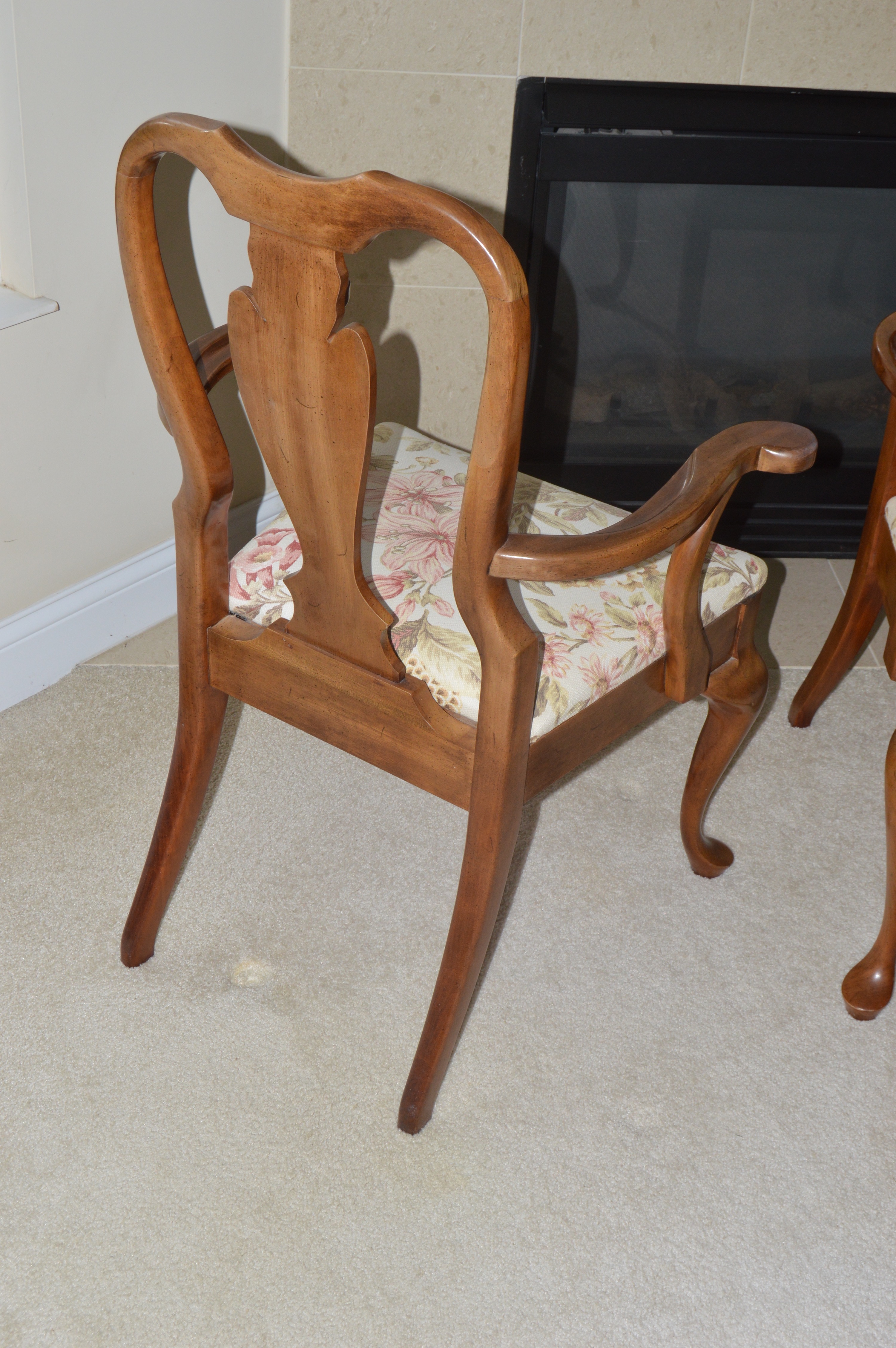 Queen Anne Style Dining Table and Chairs by Cresent Furniture