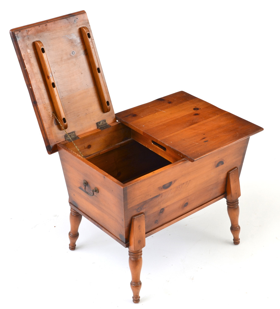 Early American Style Pine Dough Box End Table