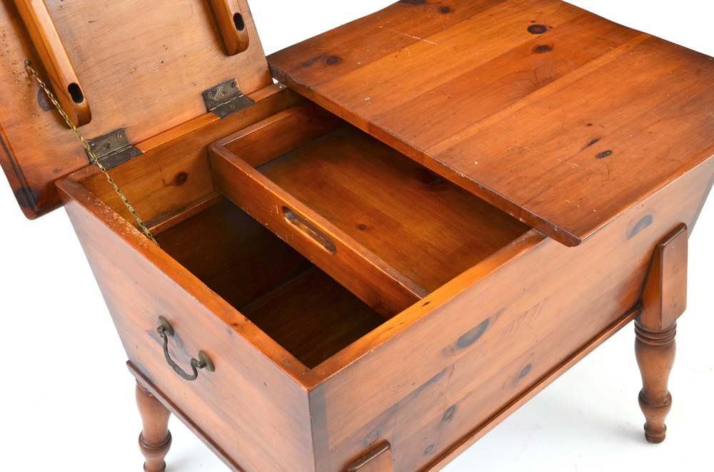 Early American Style Pine Dough Box End Table
