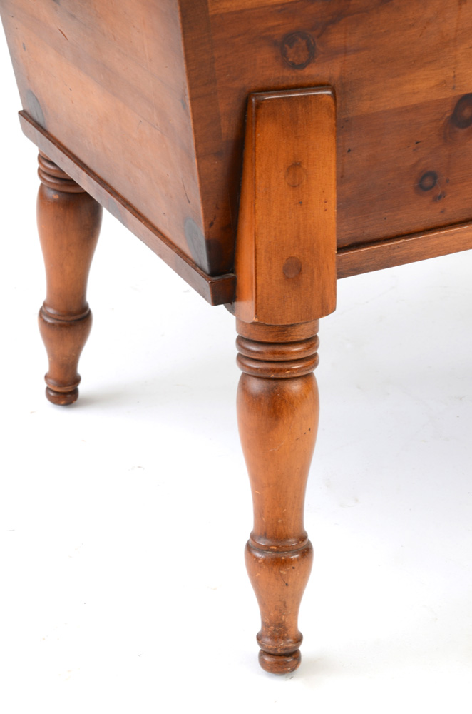 Early American Style Pine Dough Box End Table