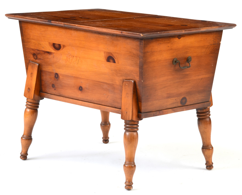 Early American Style Pine Dough Box End Table