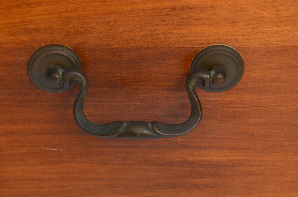 Early American Style Pine Dough Box End Table