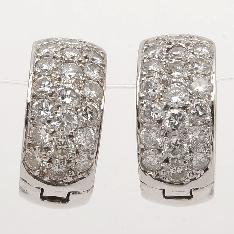 18K White Gold Huggie Earrings Pavé Set with Diamonds