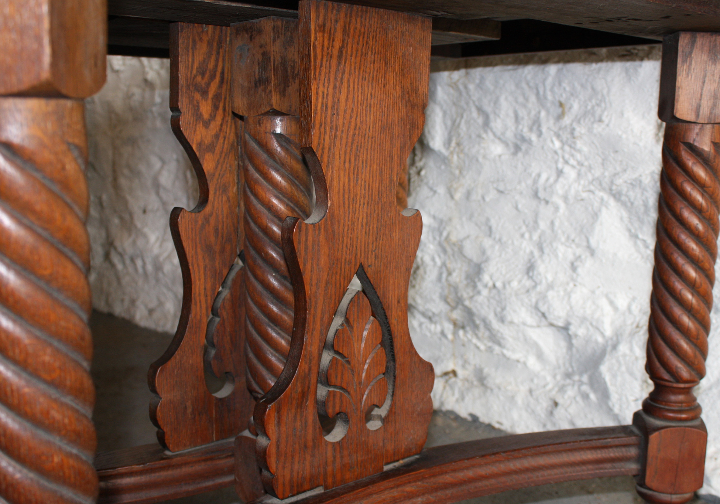 Antique Victorian Style Oak Dining Table