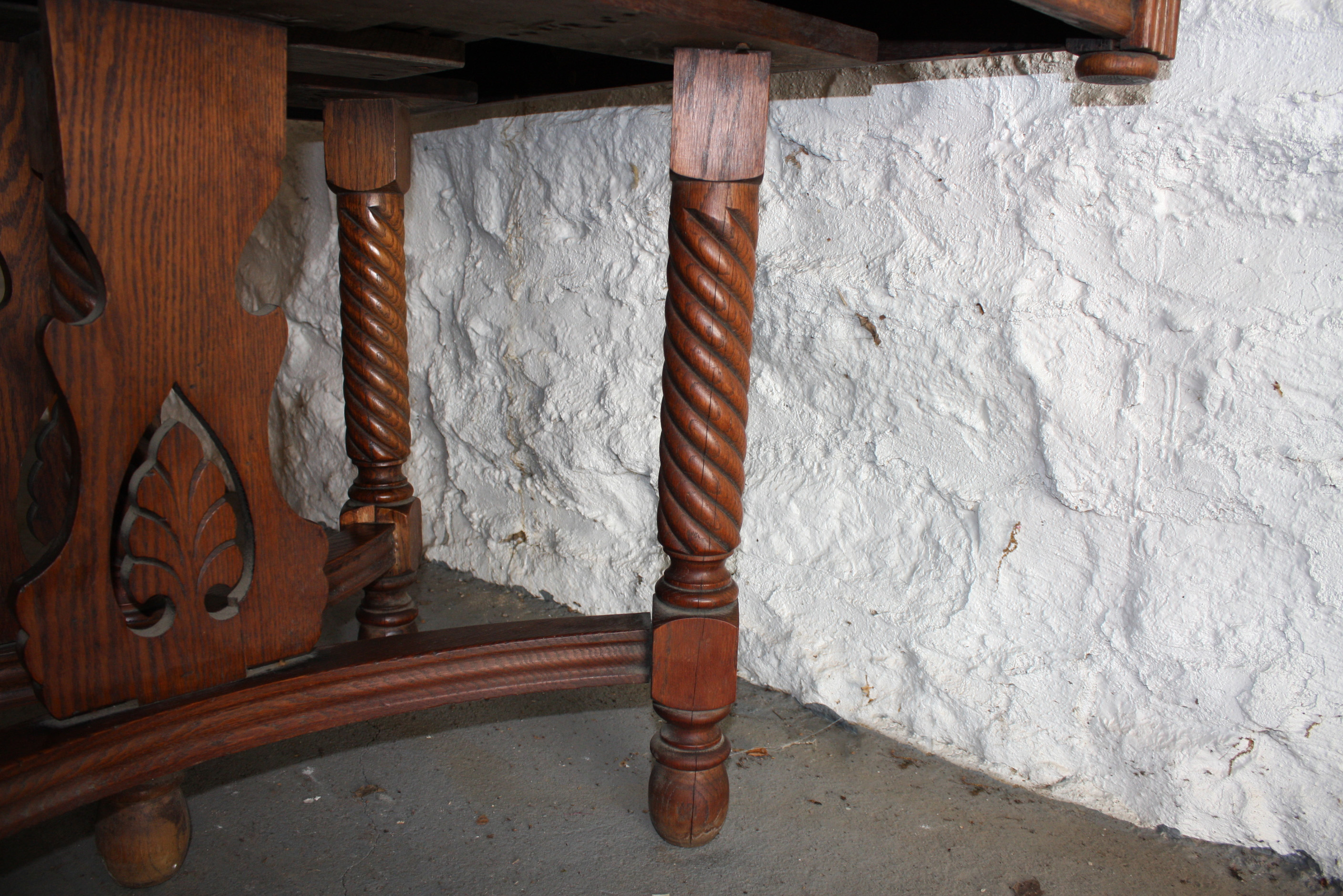 Antique Victorian Style Oak Dining Table
