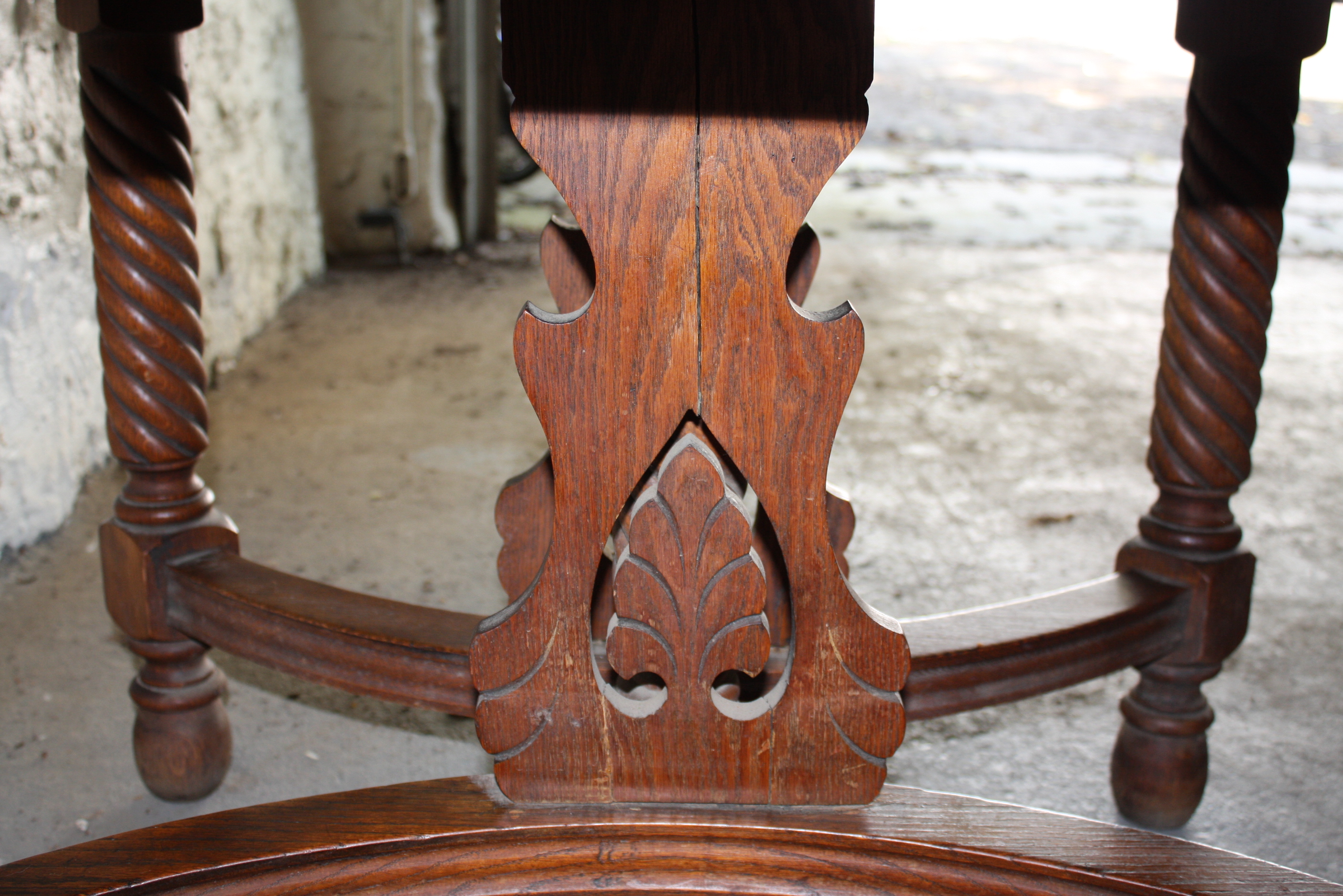 Antique Victorian Style Oak Dining Table