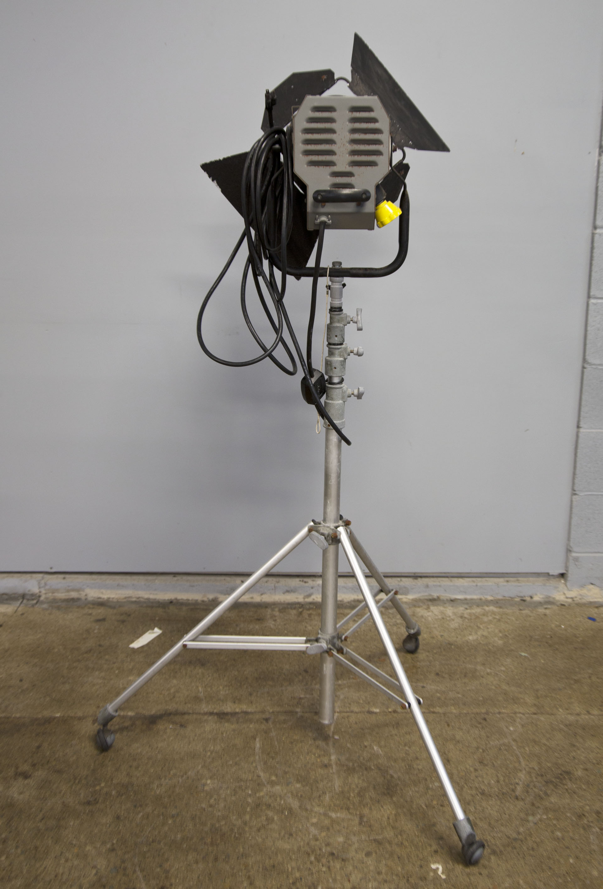 Colortran 1kW 6" Fresnel Stage Light with Stand
