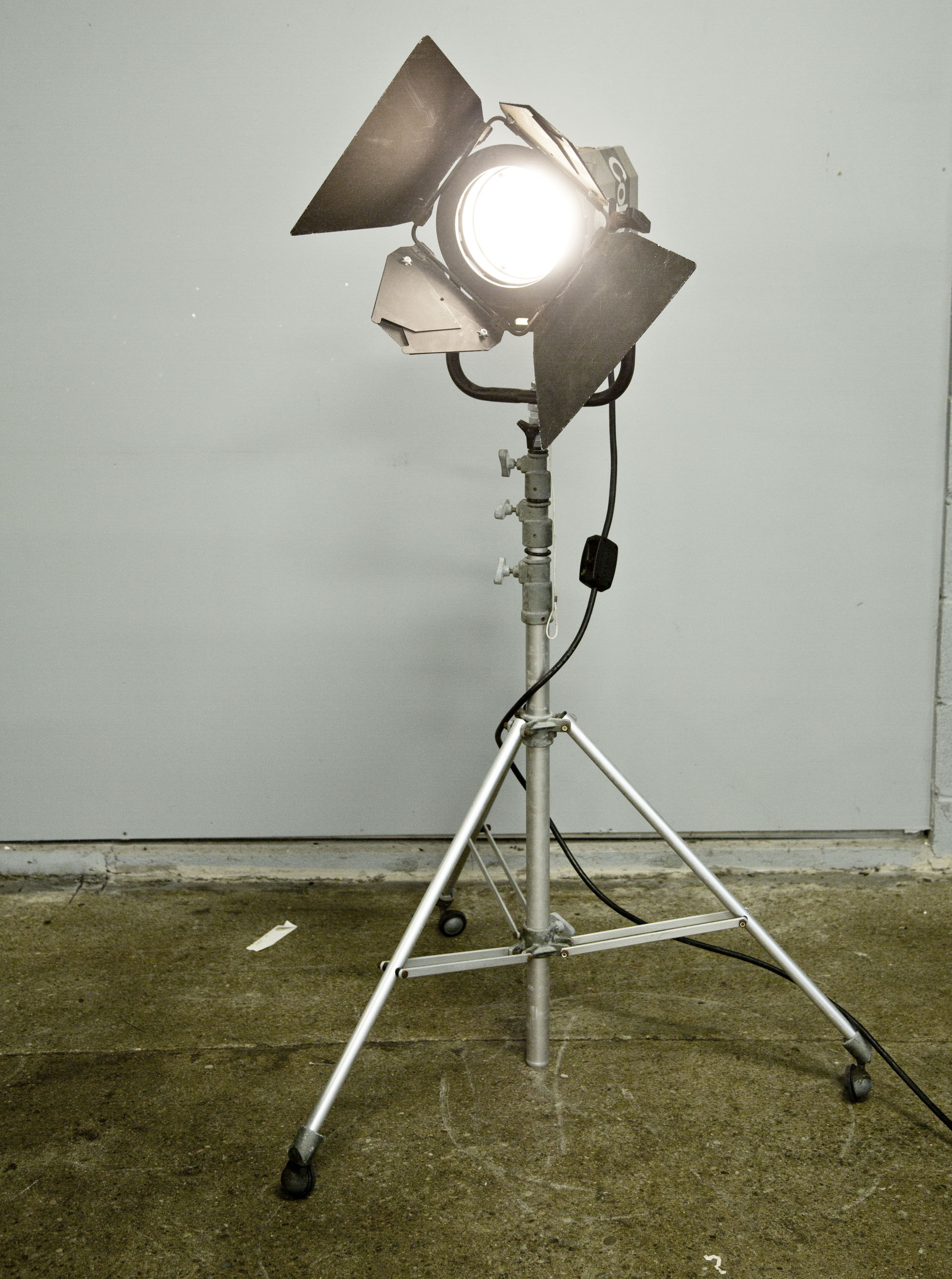 Colortran 1kW 6" Fresnel Stage Light with Stand