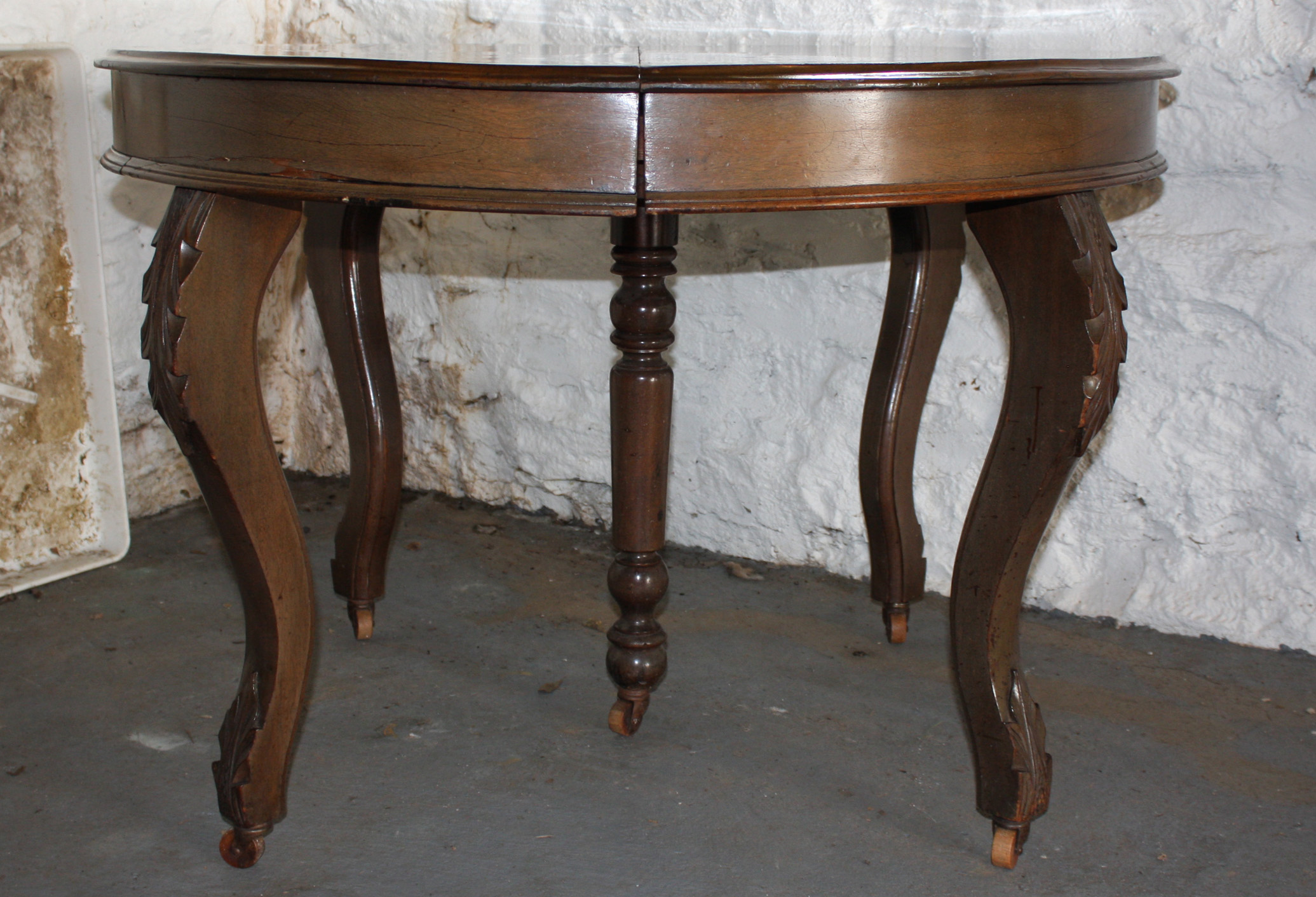 Antique Mahogany Dining Table with Leaf Inserts
