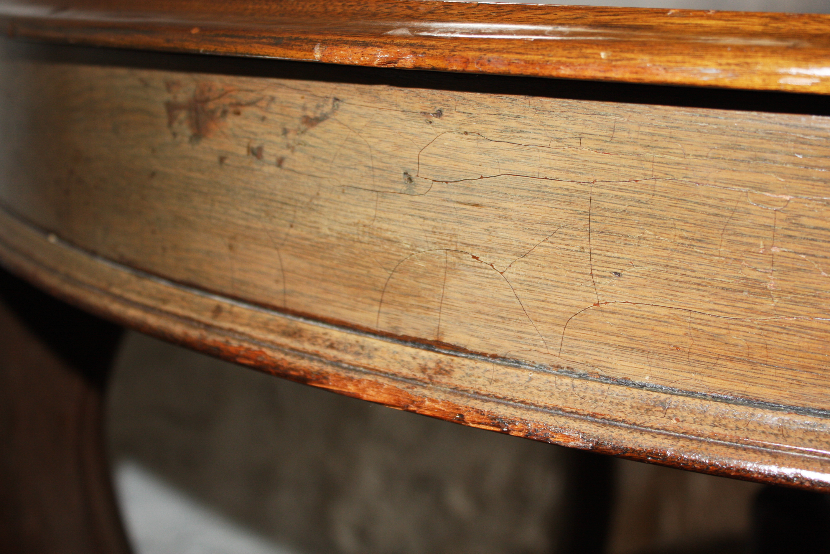 Antique Mahogany Dining Table with Leaf Inserts