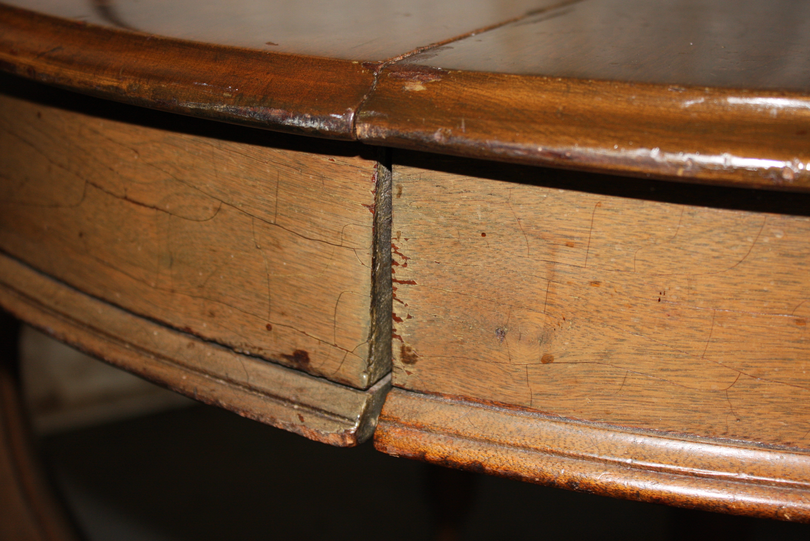 Antique Mahogany Dining Table with Leaf Inserts