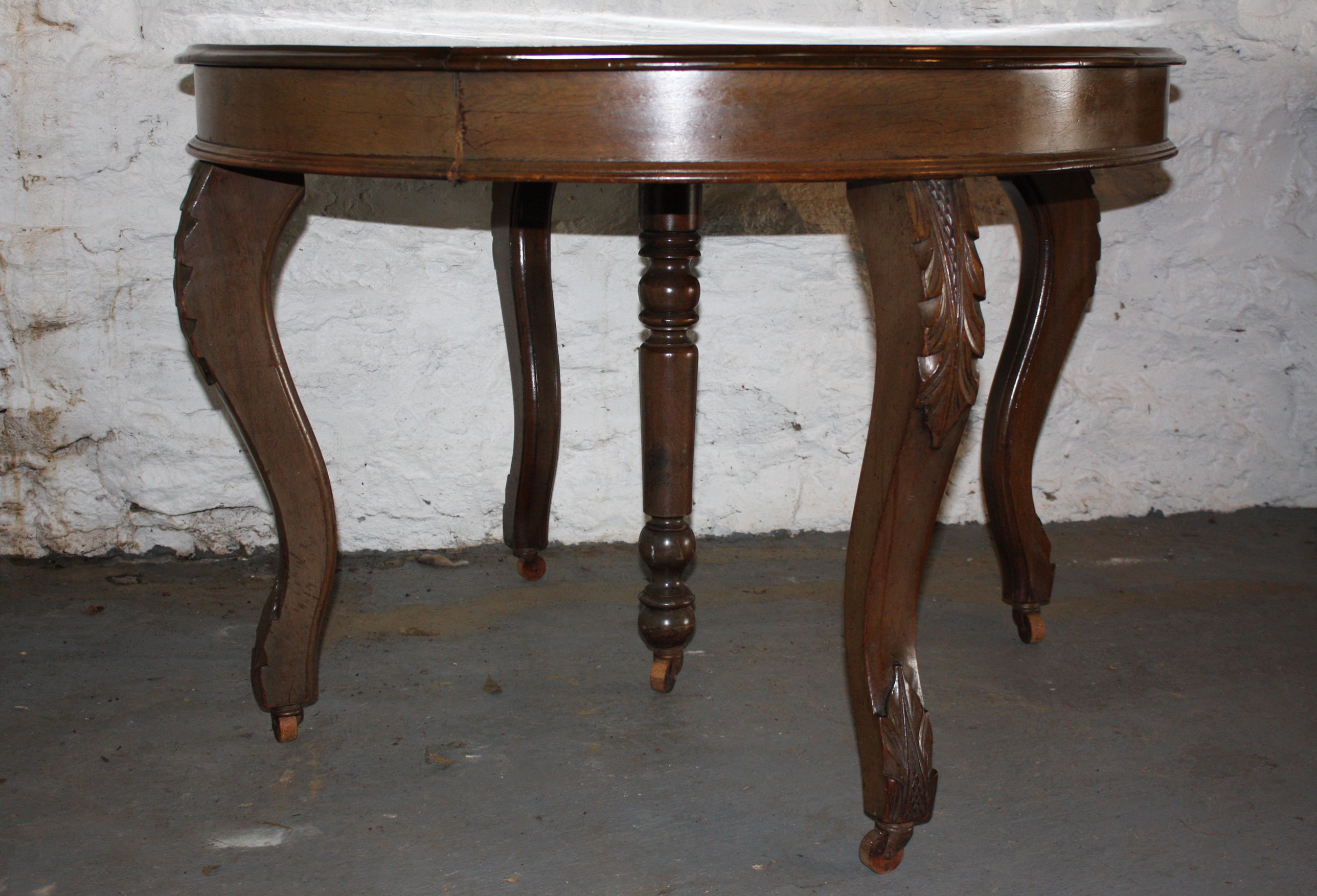 Antique Mahogany Dining Table with Leaf Inserts