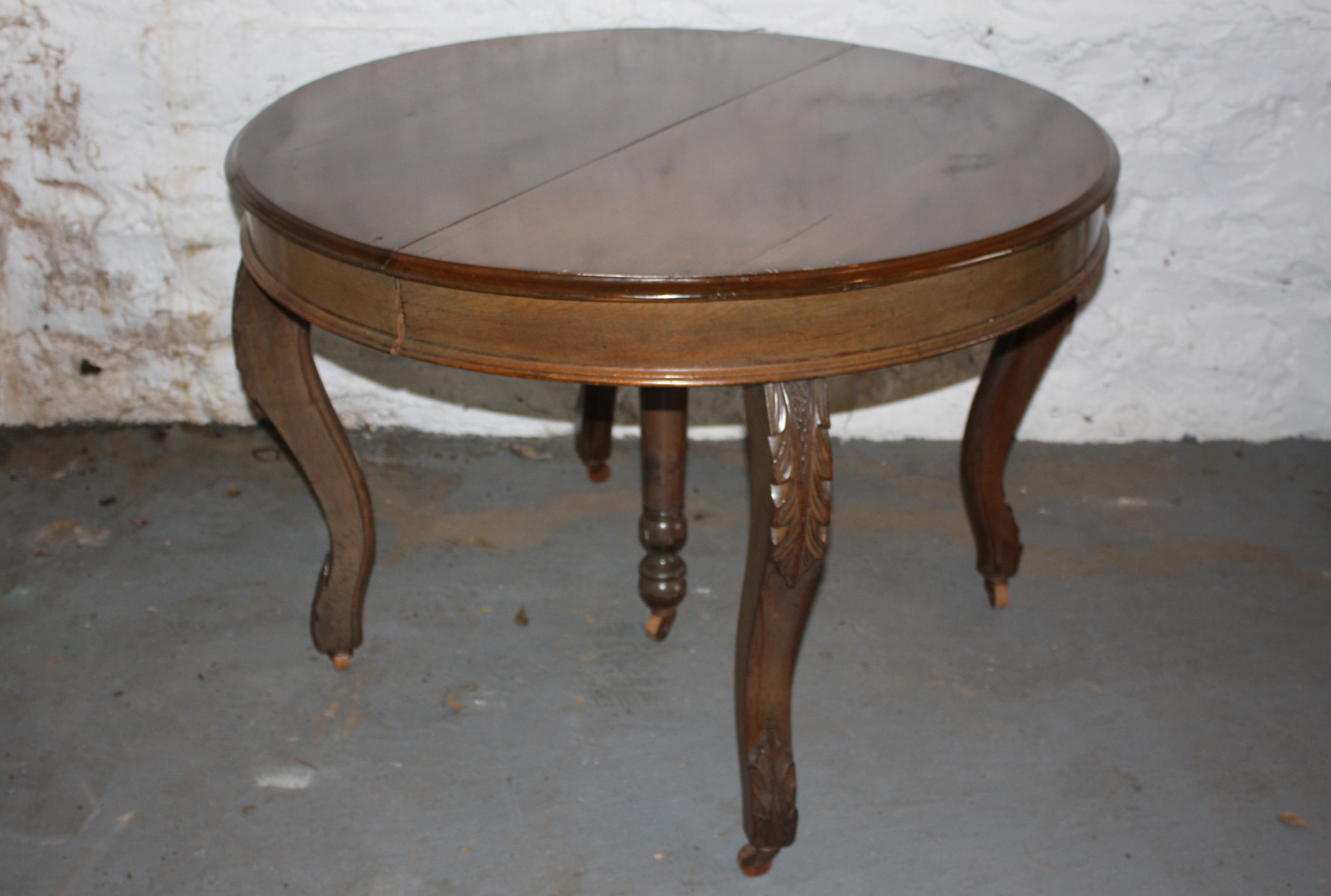 Antique Mahogany Dining Table with Leaf Inserts