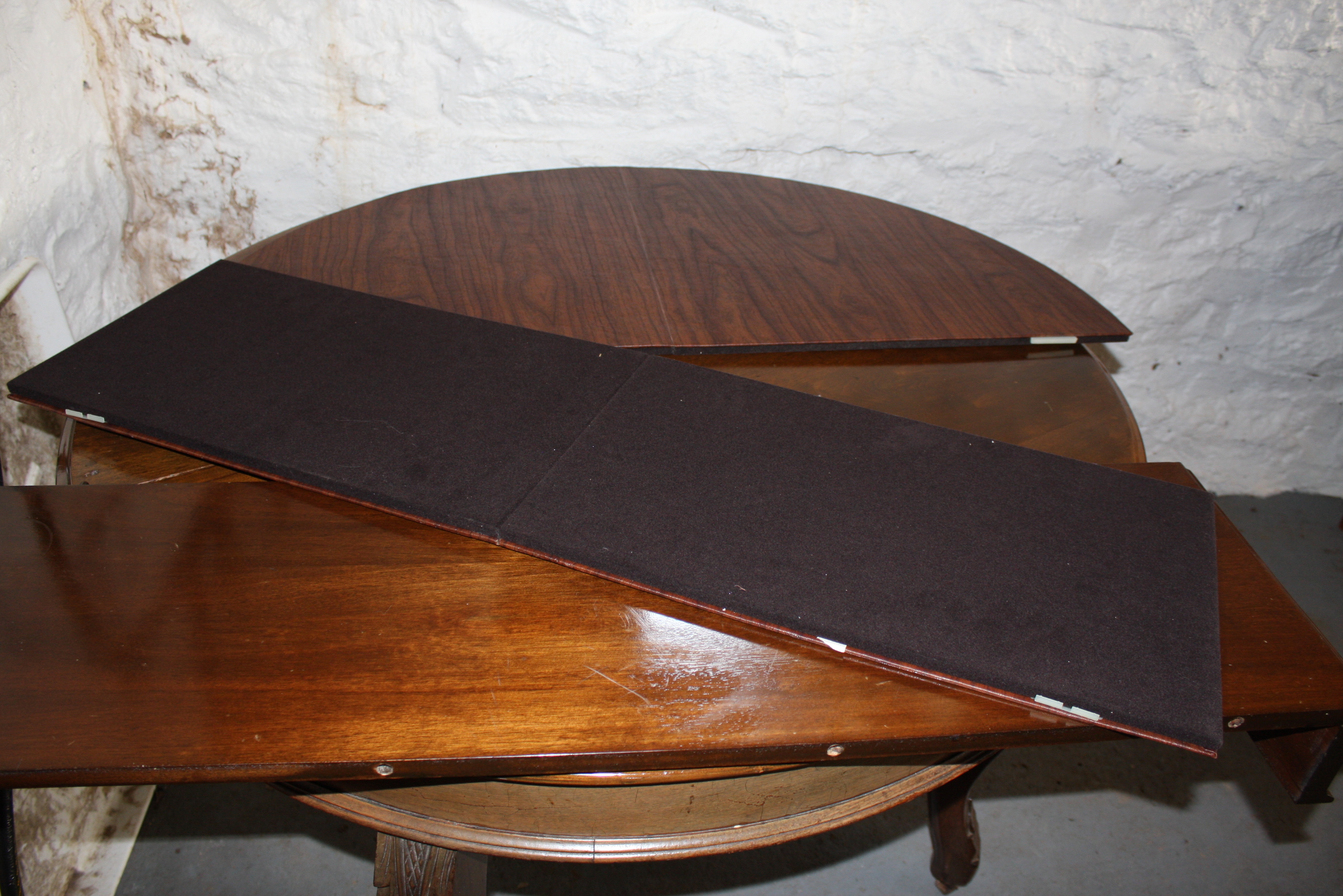 Antique Mahogany Dining Table with Leaf Inserts